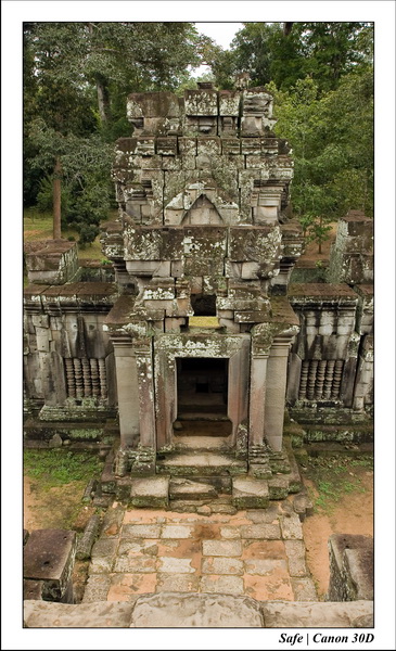 2006 - 07 - Temple angkor - Ta Keo 05